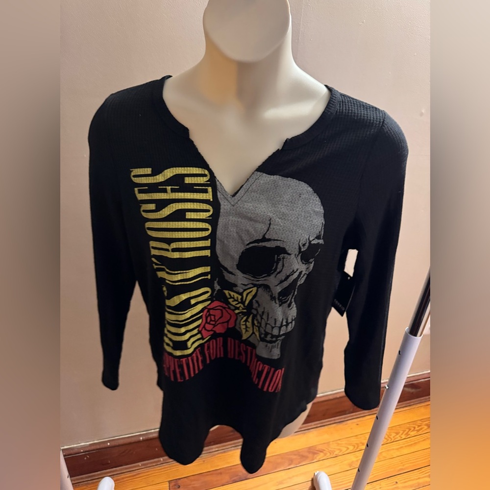 Torrid Guns and Roses shirt. NWT.